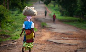 Renforcement du cadre de politique sur le transport rural en Ouganda et au Nigéria